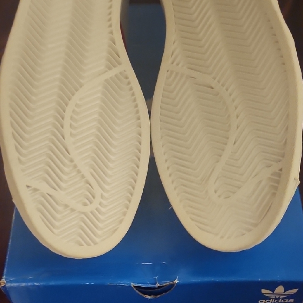 ♥️Adidas White and Red Superstar Shoes♥️ - Picture 10 of 13